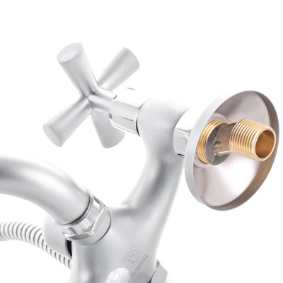 Смеситель для ванны Haiba SENTOSA 006 матовый (HB0357) Смеситель для ванны Haiba SENTOSA 006 матовый (HB0357)